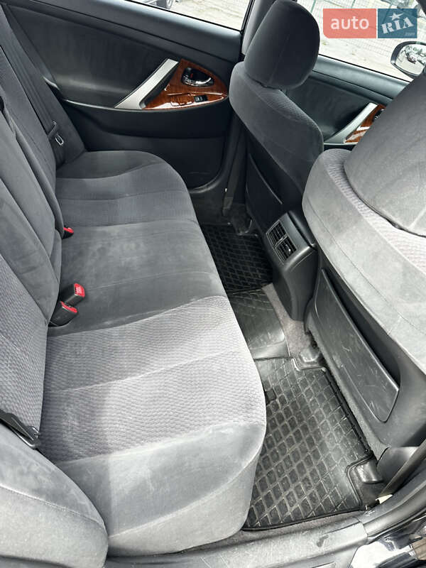 Седан Toyota Camry 2010 в Києві