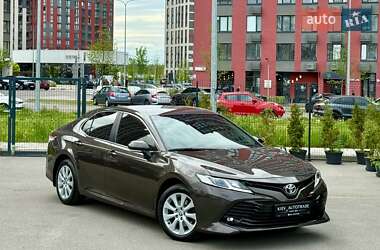 Седан Toyota Camry 2019 в 