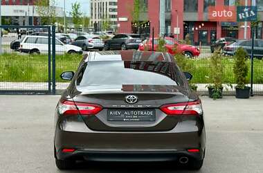 Седан Toyota Camry 2019 в 