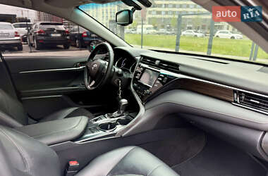Седан Toyota Camry 2019 в 
