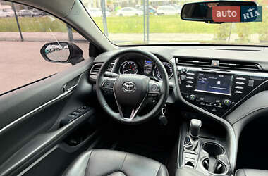 Седан Toyota Camry 2019 в 