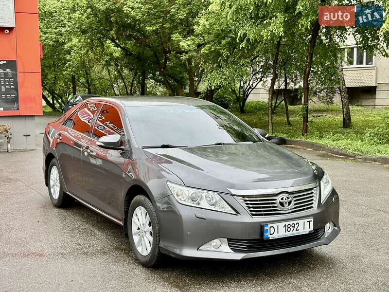 Toyota Camry 2012