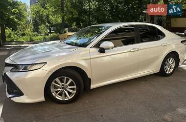 Седан Toyota Camry 2018 в Запоріжжі