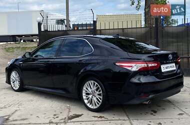 Седан Toyota Camry 2017 в 