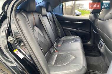 Седан Toyota Camry 2017 в 