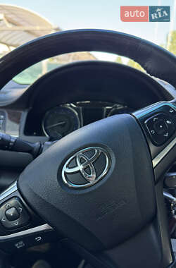 Седан Toyota Camry 2016 в 