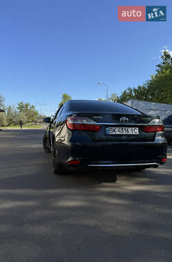 Седан Toyota Camry 2016 в 
