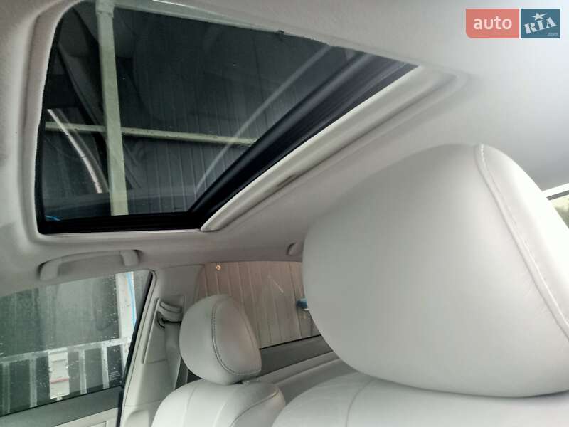 Седан Toyota Camry 2011 в Стрые