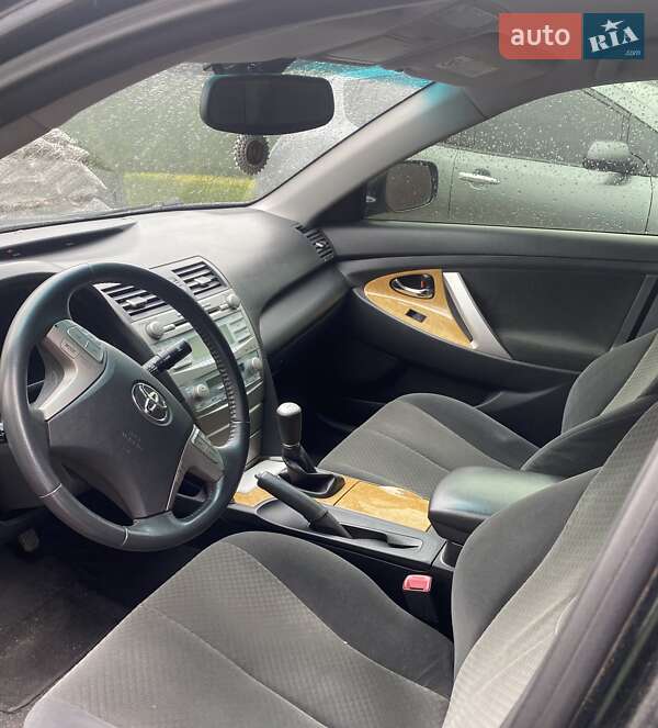 Седан Toyota Camry 2007 в Києві