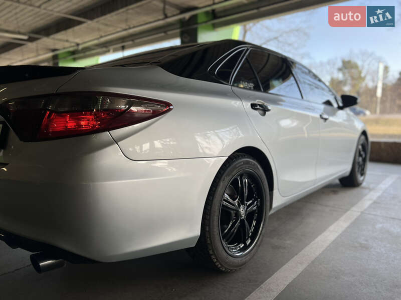 Седан Toyota Camry 2015 в Киеве