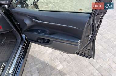 Седан Toyota Camry 2018 в 
