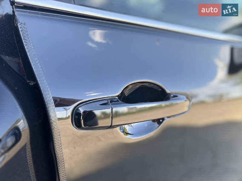 Седан Toyota Camry 2015 в Гайсине