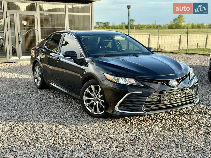 Седан Toyota Camry 2021 в Киеве