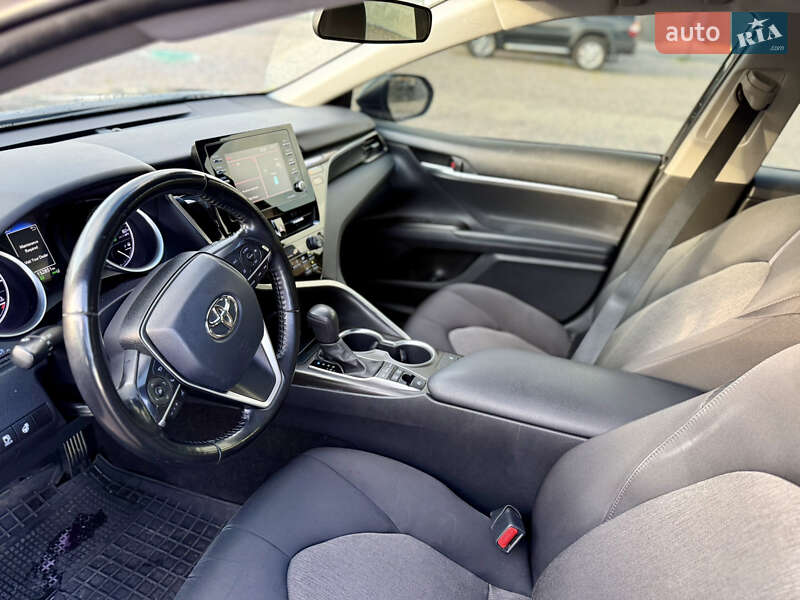Седан Toyota Camry 2021 в Киеве