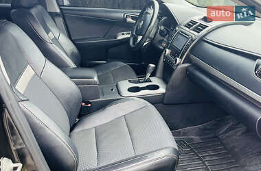 Седан Toyota Camry 2013 в 