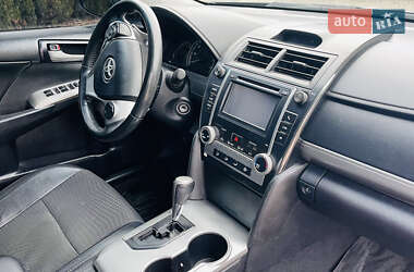Седан Toyota Camry 2013 в 