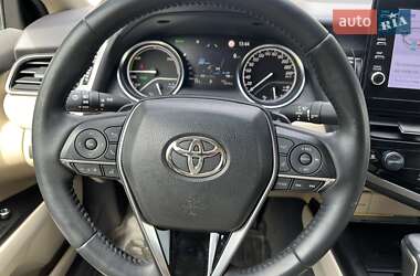 Седан Toyota Camry 2021 в 