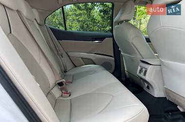 Седан Toyota Camry 2021 в 