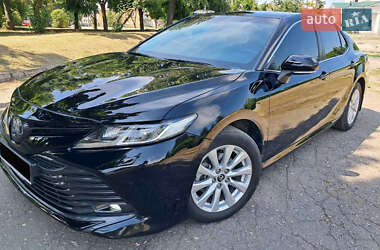 Седан Toyota Camry 2019 в Харькове