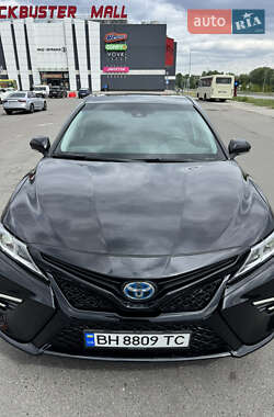Седан Toyota Camry 2017 в 