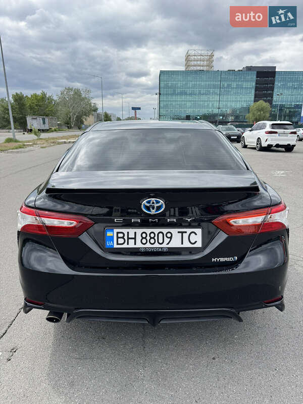 Седан Toyota Camry 2017 в Києві