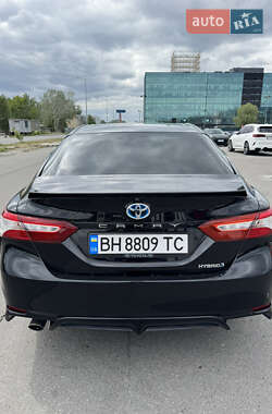 Седан Toyota Camry 2017 в 