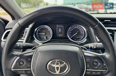 Седан Toyota Camry 2017 в 