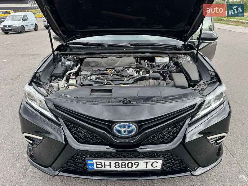 Седан Toyota Camry 2017 в Києві