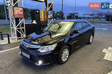 Седан Toyota Camry 2014 в Киеве
