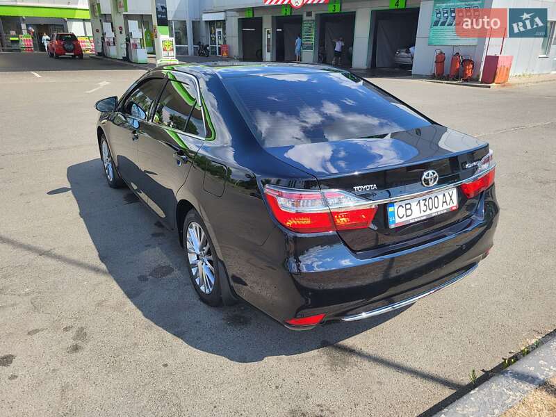 Седан Toyota Camry 2017 в Киеве