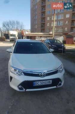 Седан Toyota Camry 2016 в Львове