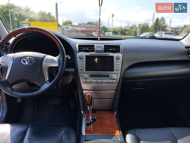 Седан Toyota Camry 2007 в Львове