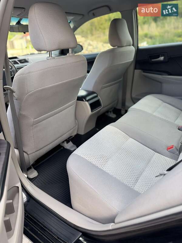 Седан Toyota Camry 2014 в Львове