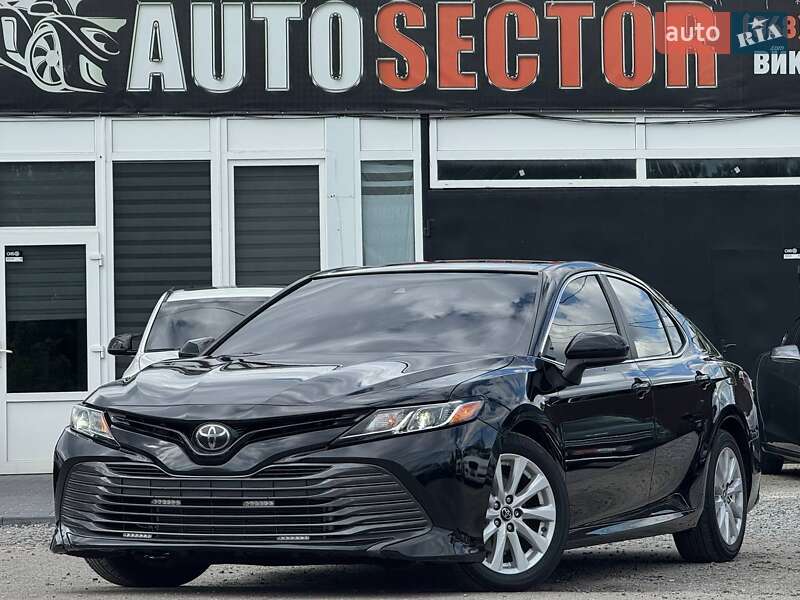 Седан Toyota Camry 2018 в 
