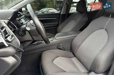 Седан Toyota Camry 2018 в 