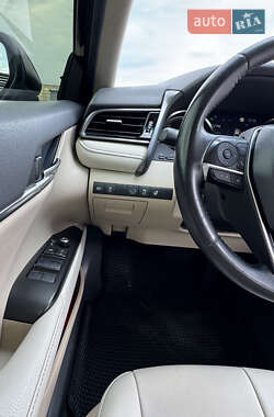 Седан Toyota Camry 2021 в 