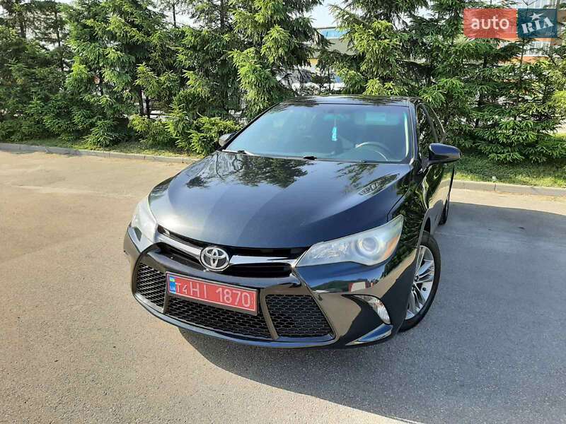 Седан Toyota Camry 2015 в 
