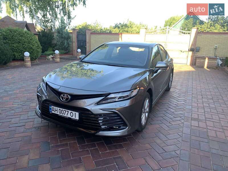 Седан Toyota Camry 2024 в Слов'янську