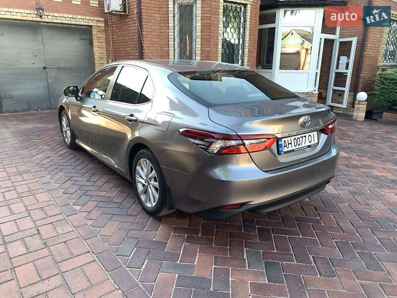 Седан Toyota Camry 2024 в Слов'янську