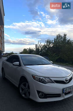 Седан Toyota Camry 2014 в Вінниці
