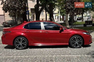 Седан Toyota Camry 2018 в 