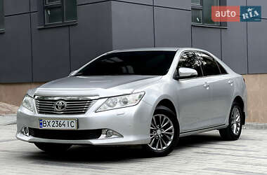 Седан Toyota Camry 2014 в 