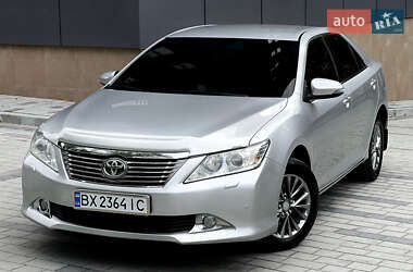Седан Toyota Camry 2014 в 