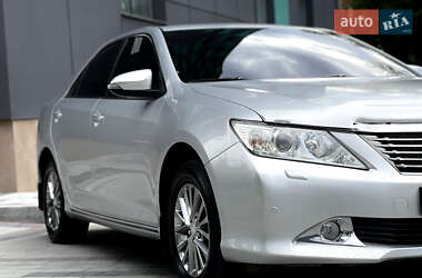 Седан Toyota Camry 2014 в 