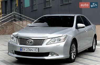 Седан Toyota Camry 2014 в 