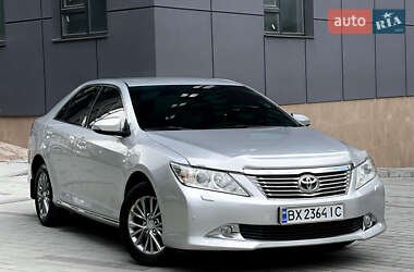 Седан Toyota Camry 2014 в 