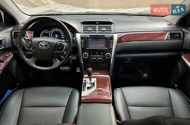 Седан Toyota Camry 2014 в 