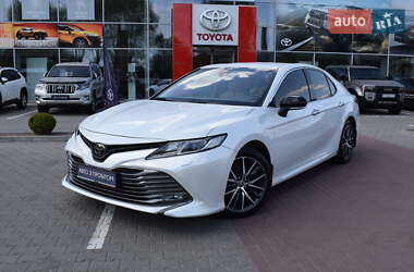 Седан Toyota Camry 2020 в Житомире