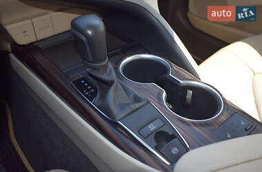 Седан Toyota Camry 2020 в 