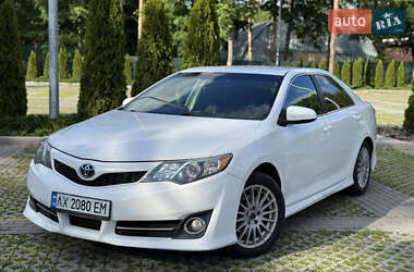 Седан Toyota Camry 2012 в Харькове